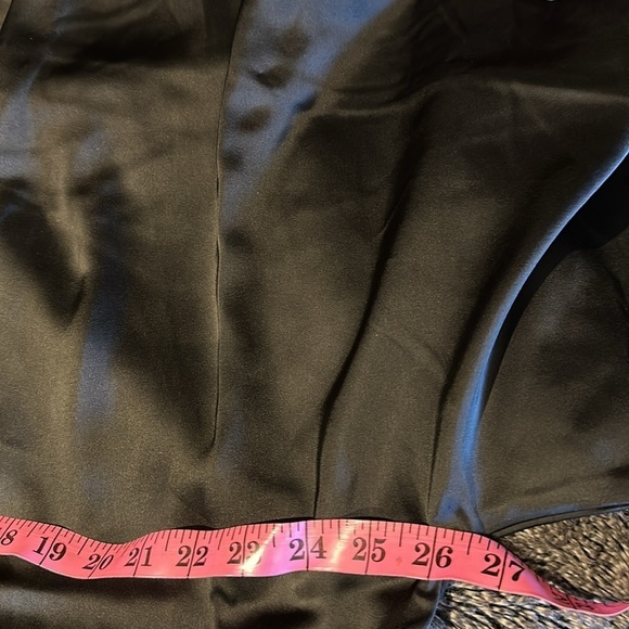 Gemma & Jane Black V neck flowy style silky 3/4 sleeve blouse Sz  M - Picture 8 of 14